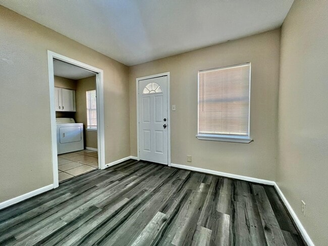 Photo - 1207 Milam St