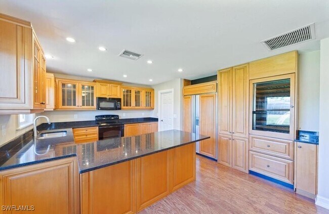 Photo - 27100 Pine Ave