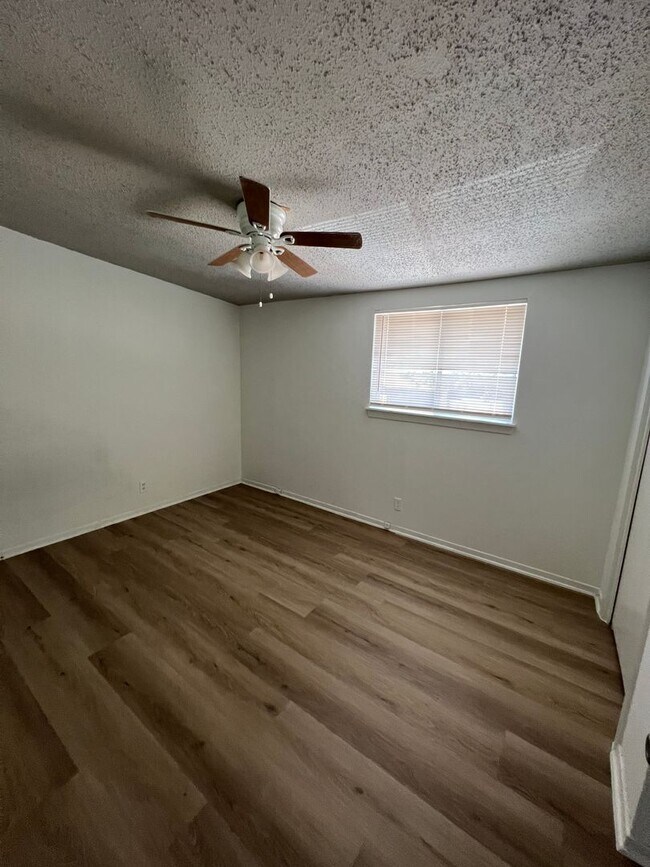 Photo - 3816 Speedway Unit 209
