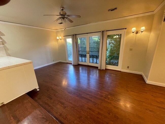 Photo - 2360 N Windsor Ave