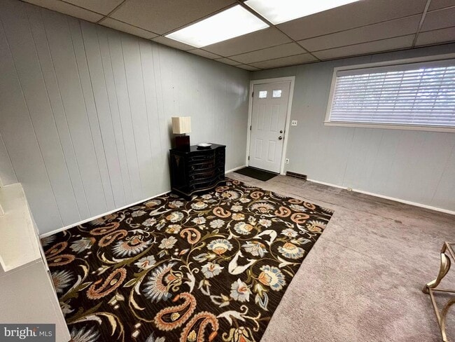 Building Photo - 706 N High St Rental