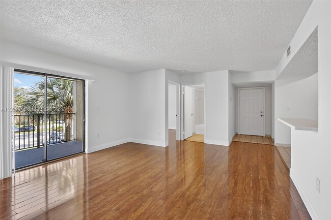 Photo - 400 Palm Cir W Unit 306