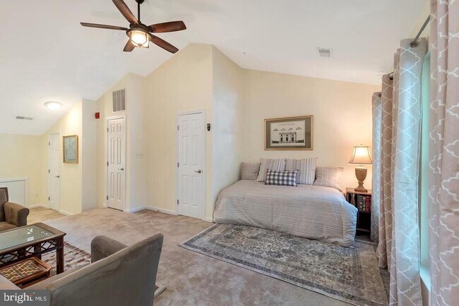 Photo - 337 Helmuth Ln
