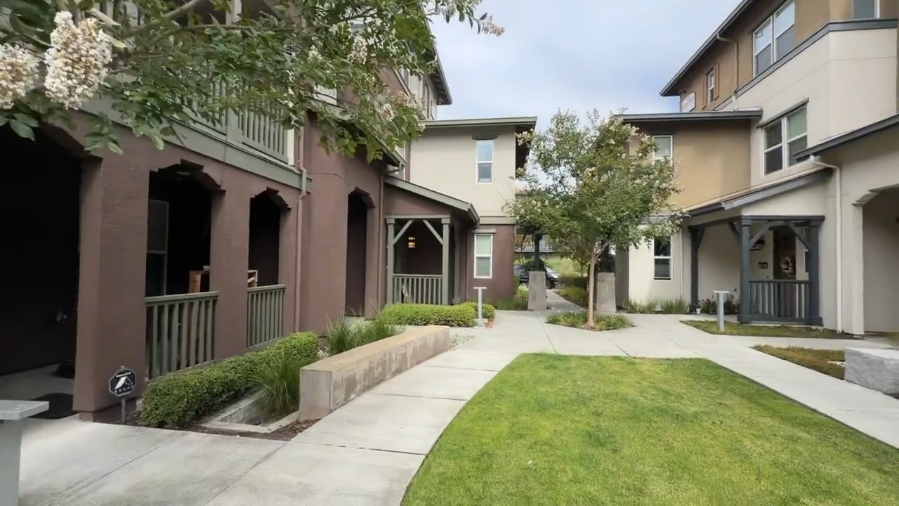 Photo - 452 Diller St