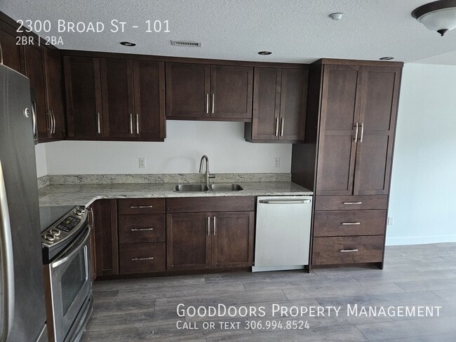 Photo - 2300 Broad St