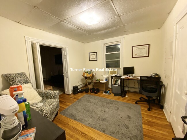 Photo - 20 Howell St Apartments Unit 2