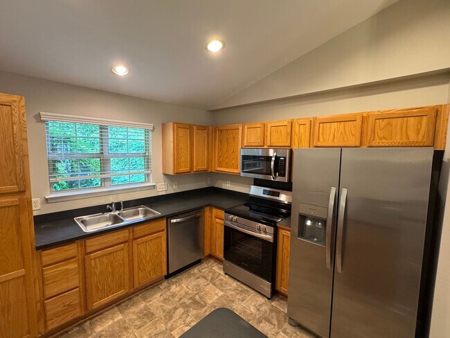 7333 Michaels Landing Dr