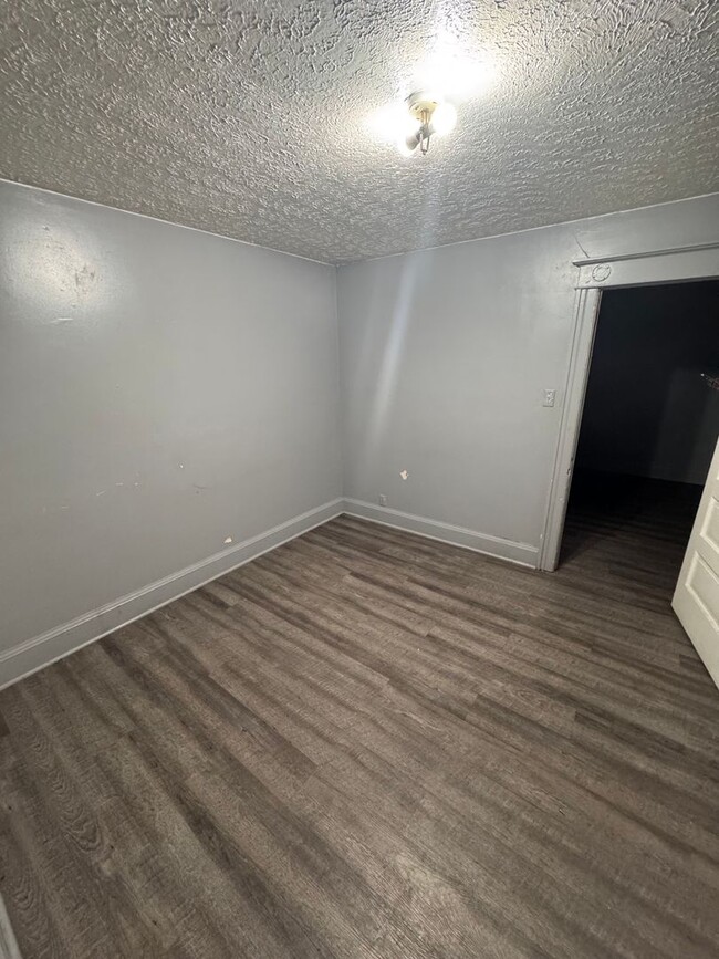 Building Photo - 415 N 2nd St Unit 415 North 2nd Street- D Rental