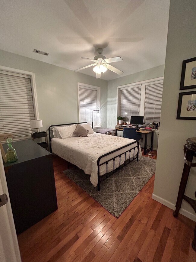 Second bedroom - 6412 Alamo Ave Unit 2w