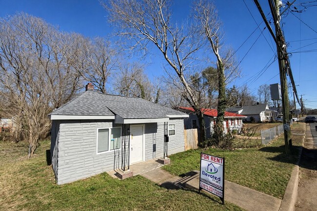 Building Photo - 2219 Booker St