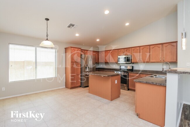Photo - 480 W Dexter Way