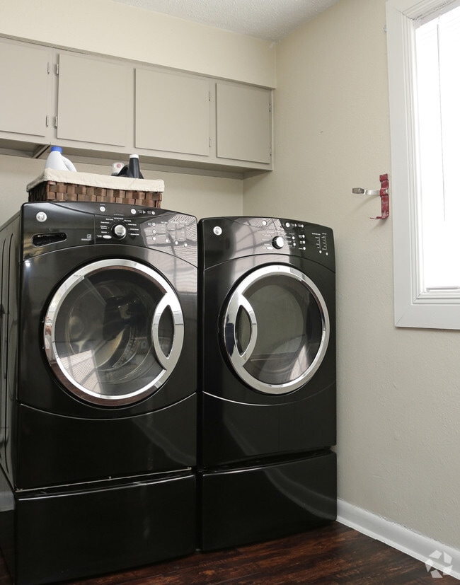 The Gates on Manhattan Apartments Harvey, LA