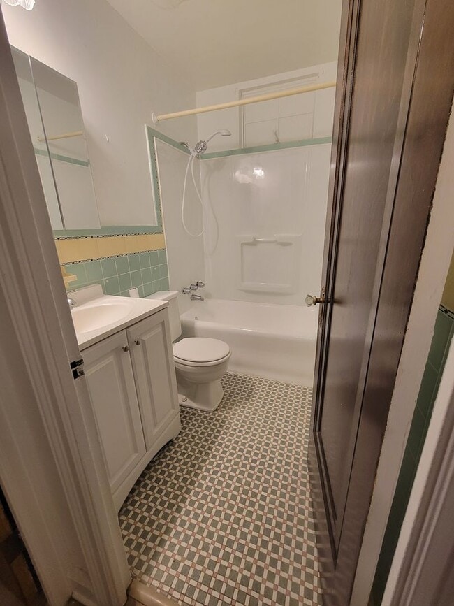 Photo - Thames Manor