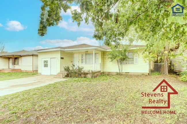 Photo - 1911 NW Smith Ave