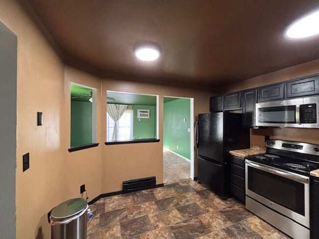 Photo - X-LARGE 1 BR/1 BA Condo Available 5/1 in a Beautiful St. Paul Neighborhood! Unit 201