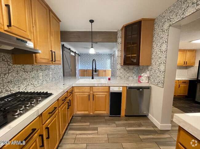 Building Photo - 3536 E Oak St Rental