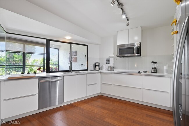 Photo - 4775 Lakewood Blvd Unidad H2 Rental