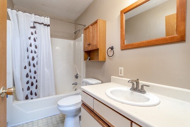 Photo - 593 Main St Unit 202