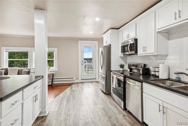 40 Lakeview Cir