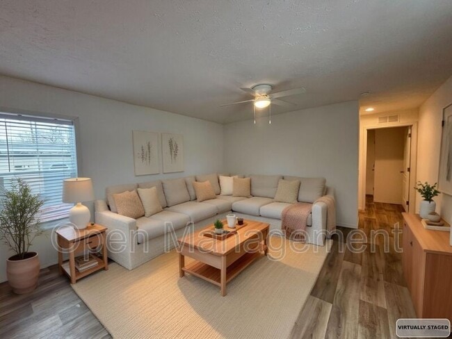 Building Photo - 700 S 12th St