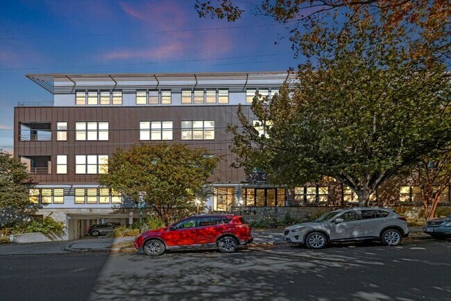 Photo - 5201 Wisconsin Ave NW