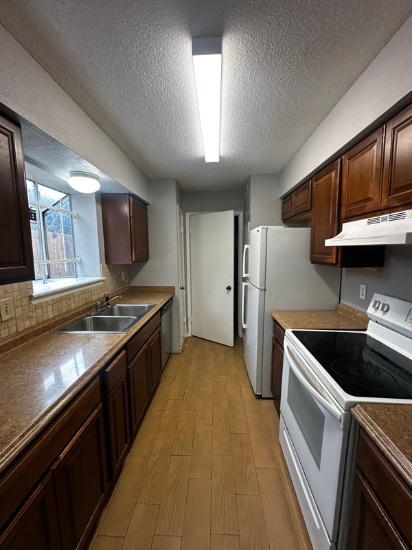 Photo - 9797 Leawood Blvd Unidad 5