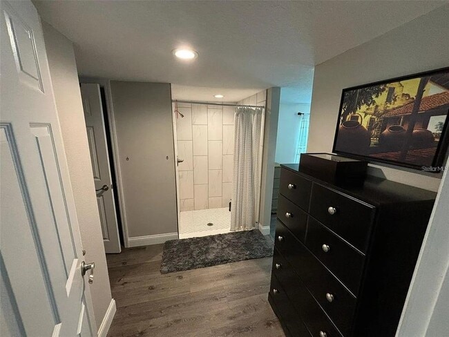 Photo - 2007 E Henry Ave