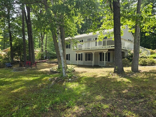 Building Photo - 65 S Row Rd