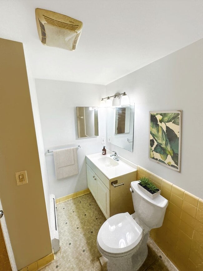 Photo - 355 E 14 Mile