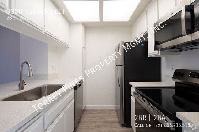 Building Photo - 2 bed, 1.5 bath Town Home in North Park! W... Unit 4