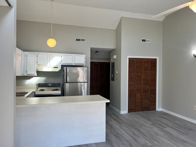 Photo - Beautifully Updated Studio in Island Green!