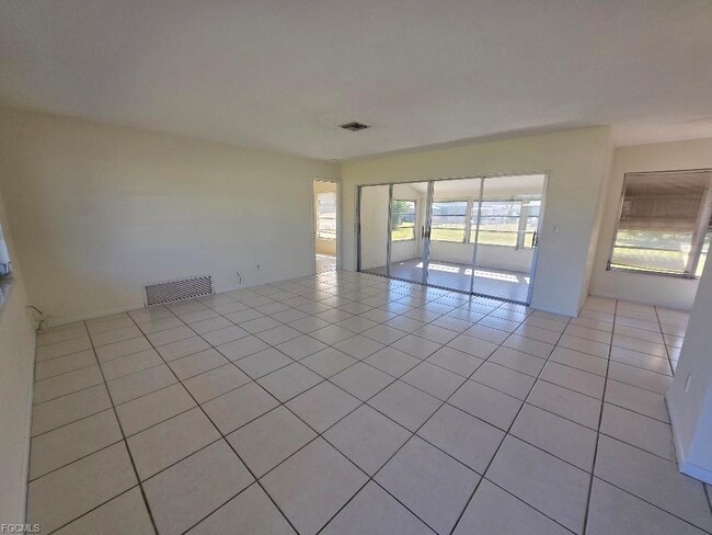 Photo - 1512 Huntdale St E