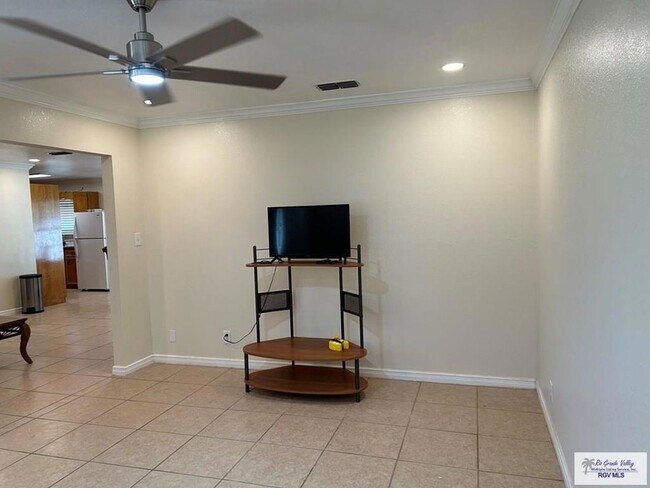 Photo - 711 Cisneros St