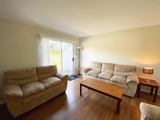 Photo - 2 bedroom in Kitimat BC V8C 1W4