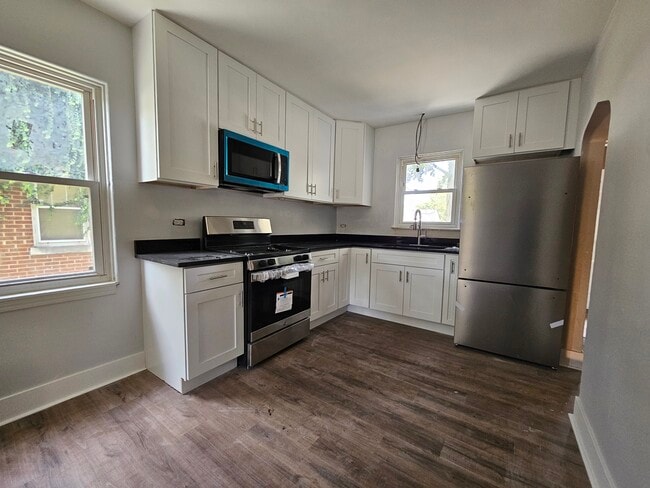 Photo - 512 W 49th Ave