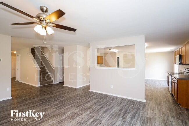 Photo - 933 Silverberry St