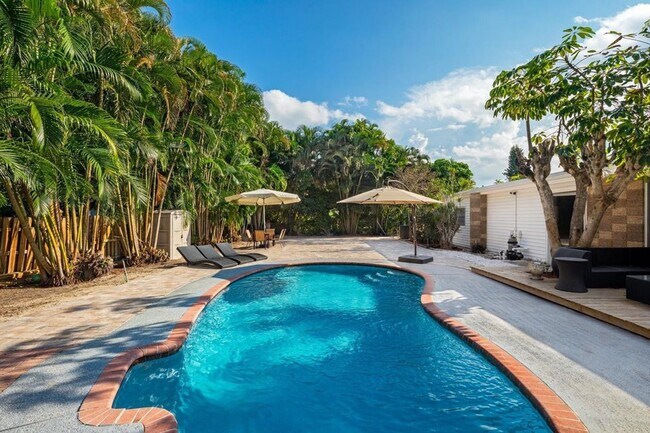 Photo - 7306 Clarke Rd