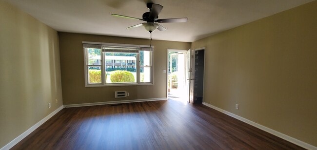 Photo - 102 Boyd Dr Unit 3B