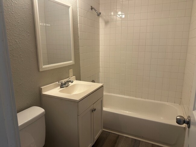 Photo - 1709 W 4th St