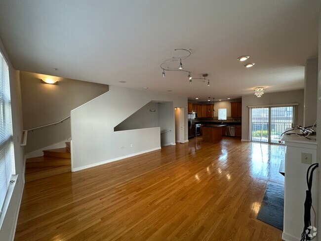 Building Photo - 2323 S Wabash Ave Rental