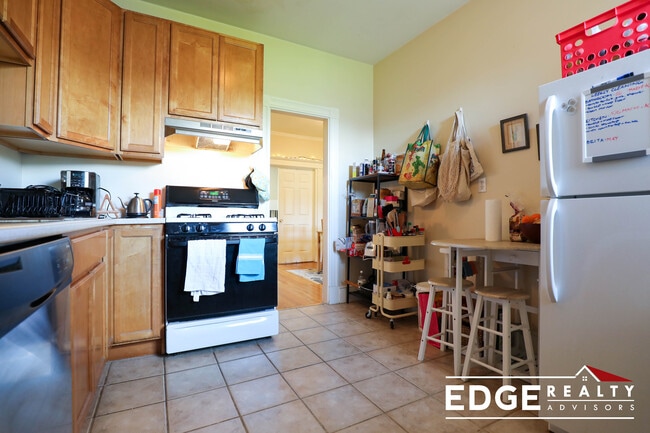 Photo - 10 Radcliffe Rd Unit 6