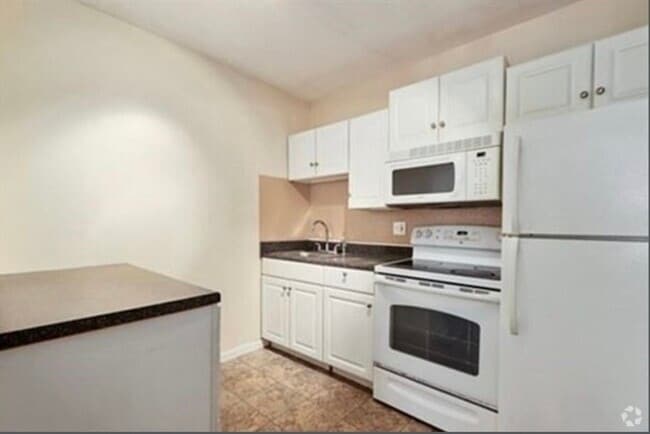Building Photo - 116 Spring St Unit A4 Rental
