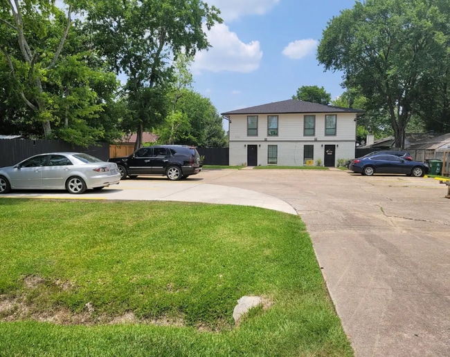 Photo - 9130 Vogue Ln Unit B