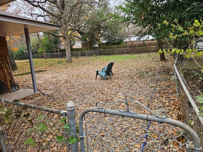 Photo - 2603 Robinwood Ln