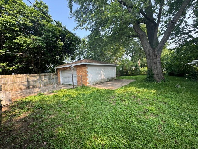 Photo - JEROME’S  3 Bed/1.5 Bath JEWEL IS READY FO...
