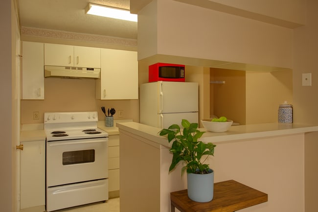 Photo - 1/1 3rd Floor with private balcony in gate... Unidad 306