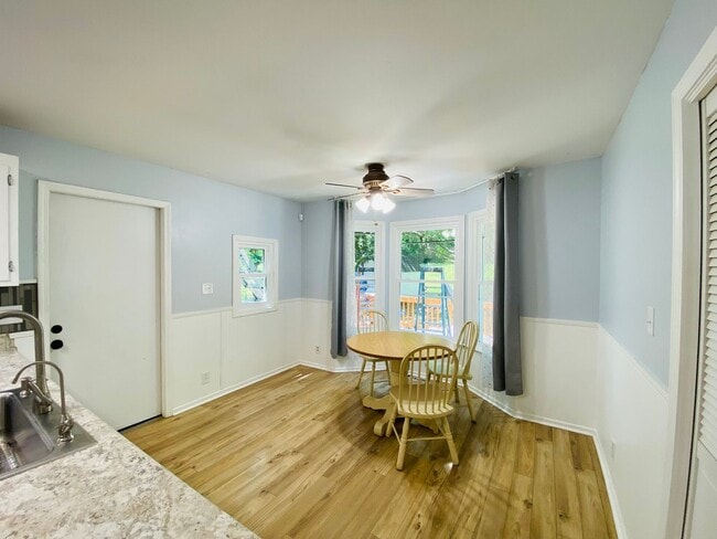 Photo - LARGE FENCED IN YARD!!!