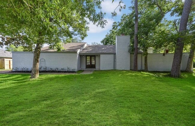 Photo - 6 Earlham Dr House