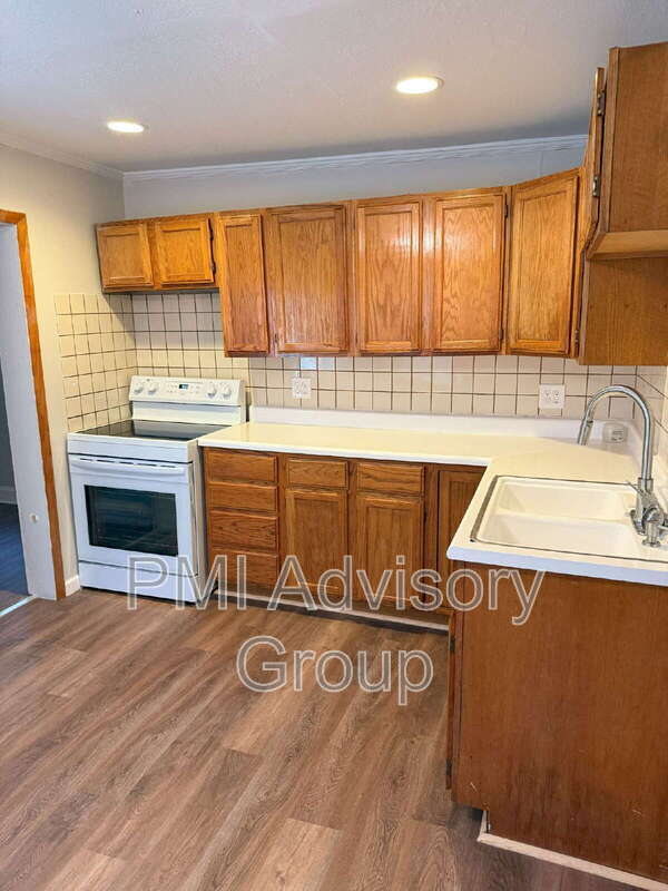 Photo - 2706 SE Kentucky Ave