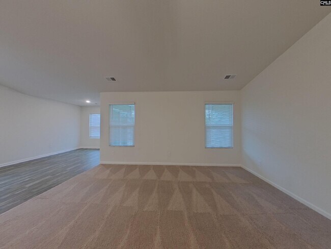 Photo - 202 Sundew Rd